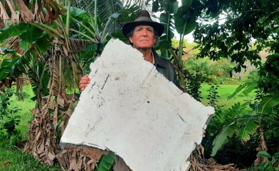 Blaine Gibson and the the MH370 debris - offering a vital clue