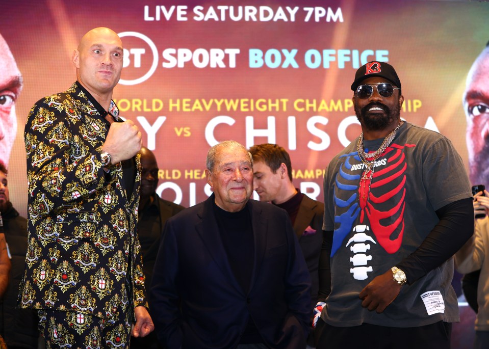 Tyson Fury and Derek Chisora battle in Tottenham