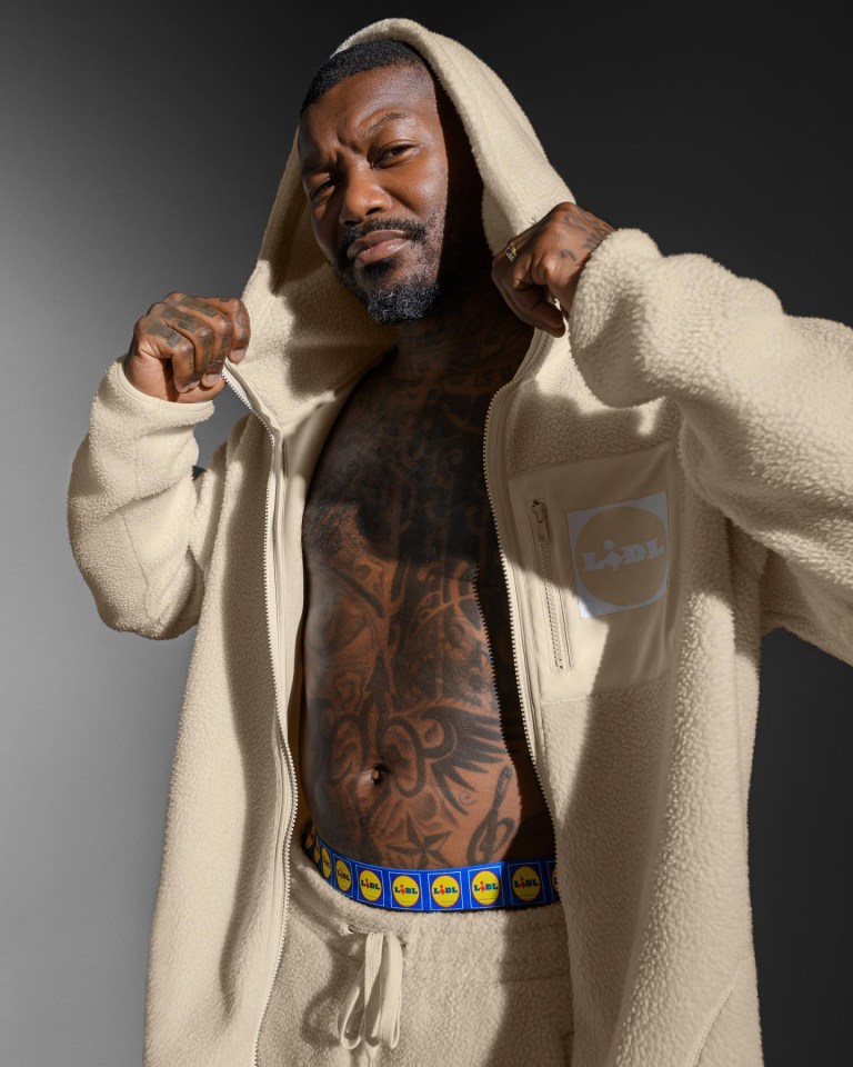 Cisse shows off the fleece and Lidl branded boxer shorts