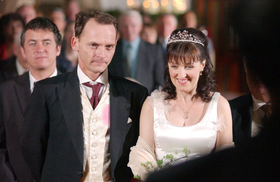 Little Mo married Billy Mitchell before leaving the soap