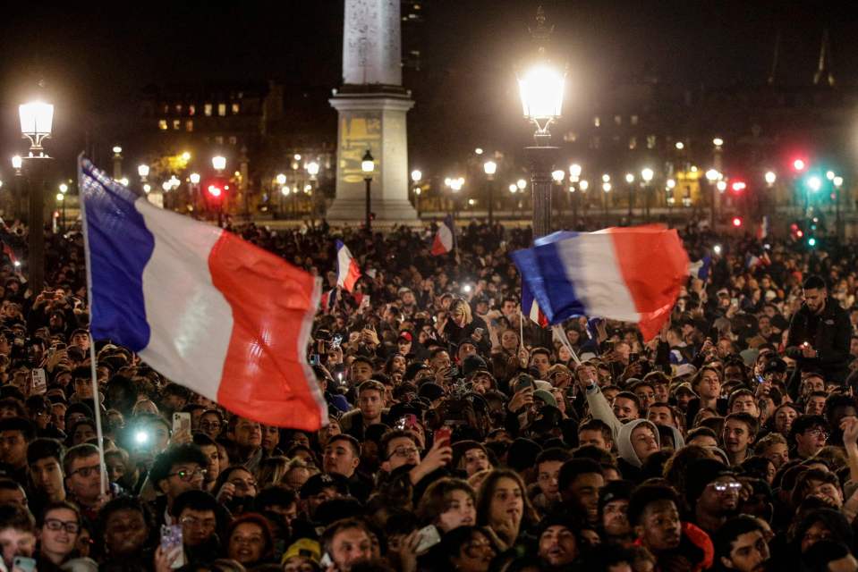 Thousands gathered at the Place de la Concorde for the arrival of the French team