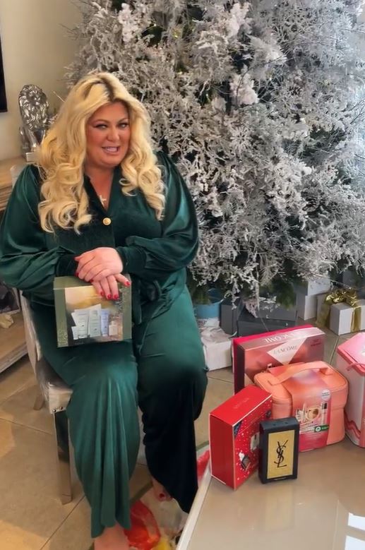 Gemma Collins struggles with fan photo requests