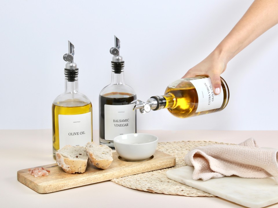 The prices for the glass oil/vinegar bottle with weighed ‘pourer’start from £15