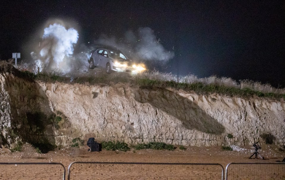 A high-speed chase ended up with Linda and Janine’s car eventually going off a cliff