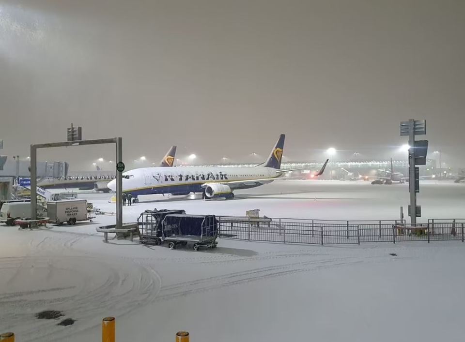 Runways were closed at Gatwick Airport overnight due to the weather