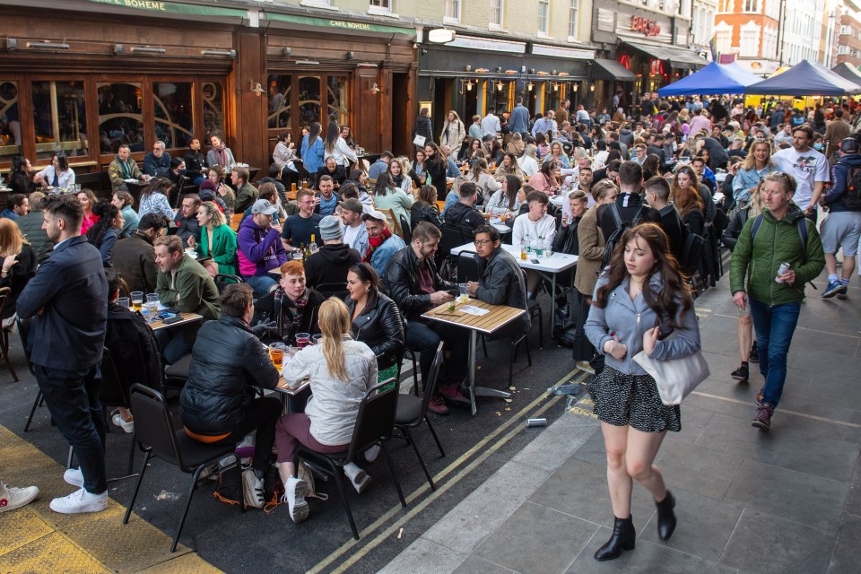 Pubs and bars will be allowed to serve until 1am on the special bank holiday