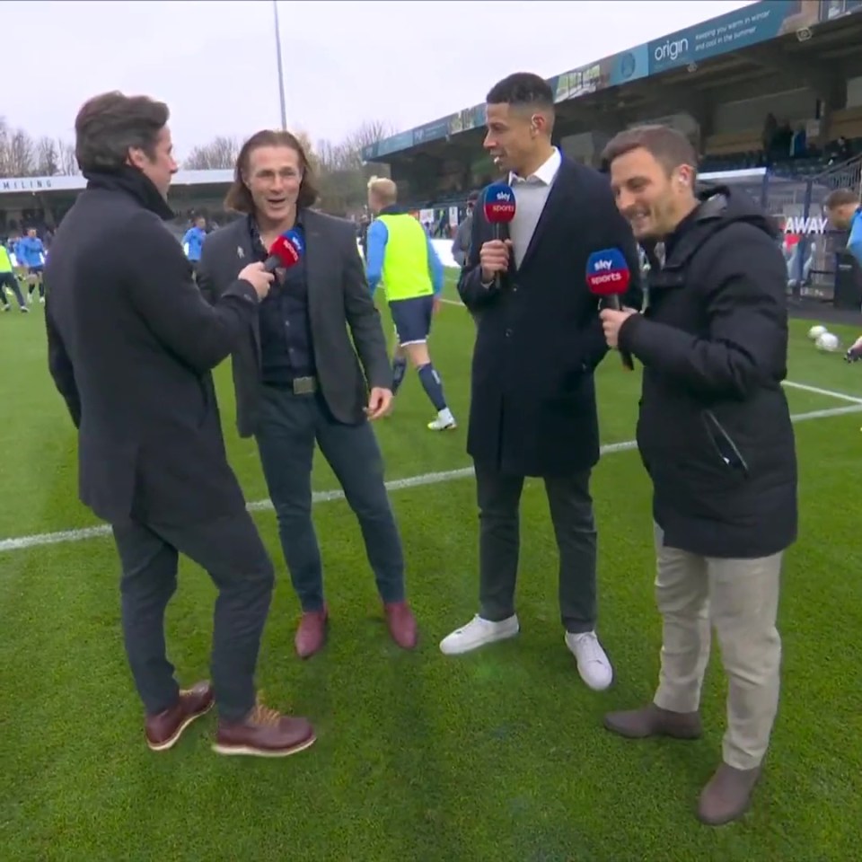 Boss Ainsworth chatted to pundits during warm ups