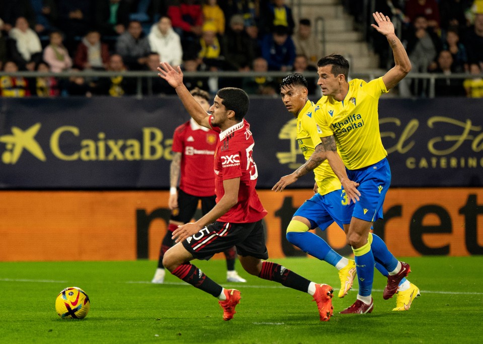 Zidane Iqbal won United a penalty in the first half