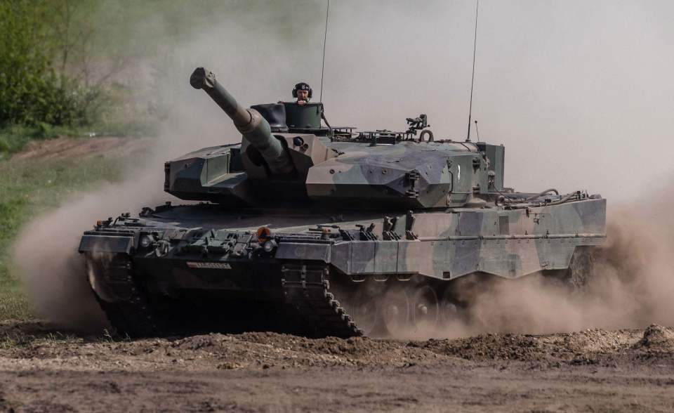 The Germans will finally sanction the transfer of a whole bunch of tanks to Ukraine