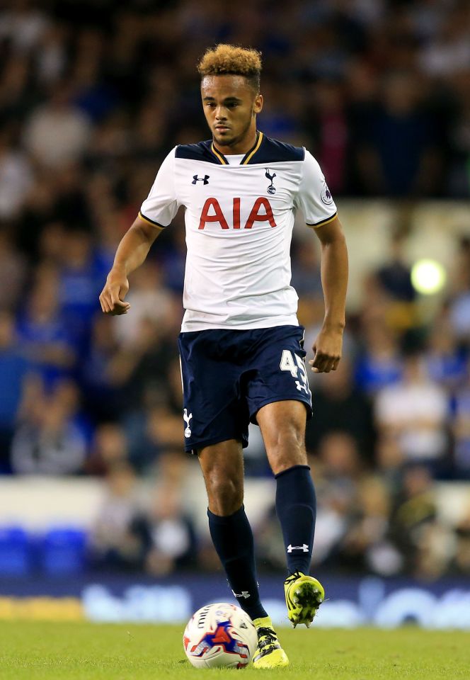 Anton Walkes playing for Spurs in 2016