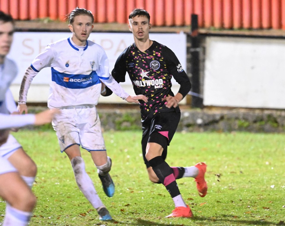 Beckham made his Brentford B debut against Erith & Belvedere on Tuesday