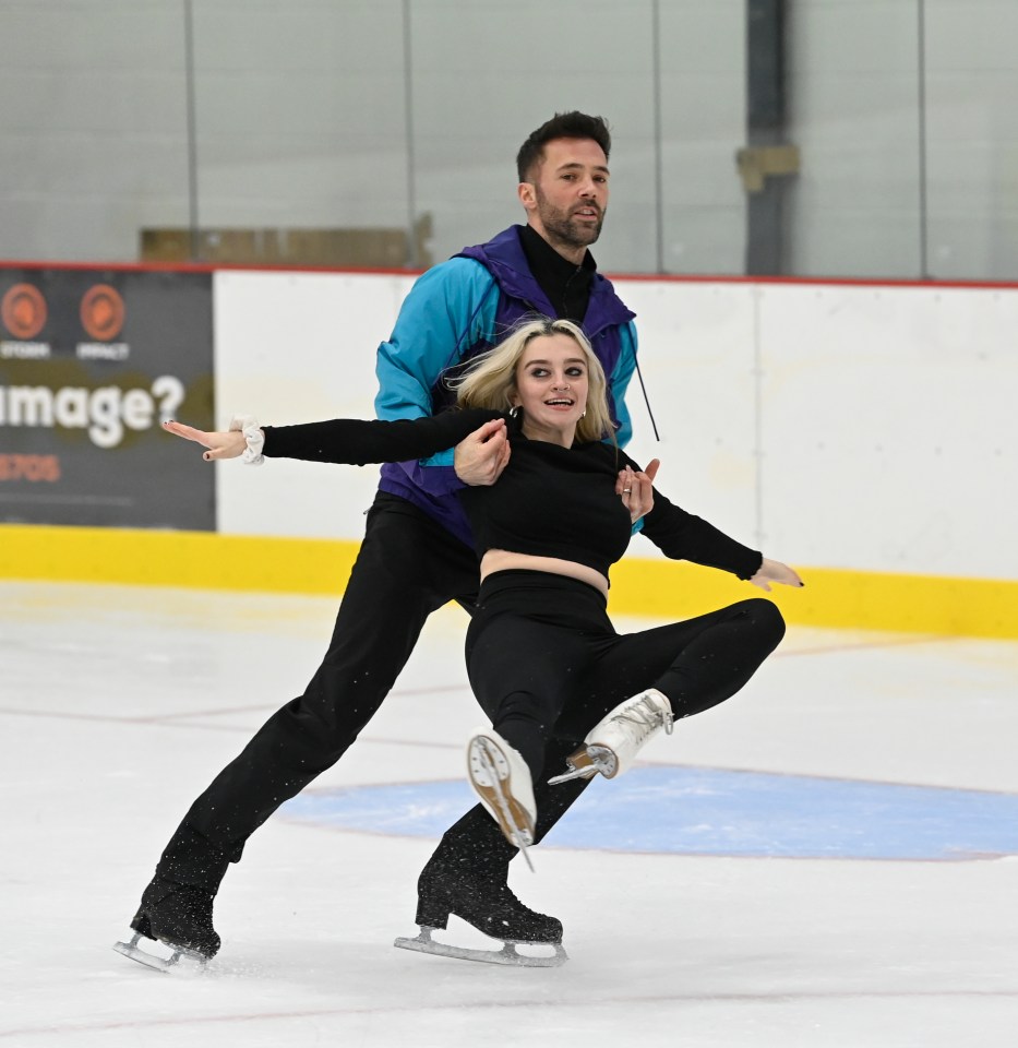 Coronation Street star Mollie Gallagher has showed off her skate skills ahead of her Dancing On Ice debut