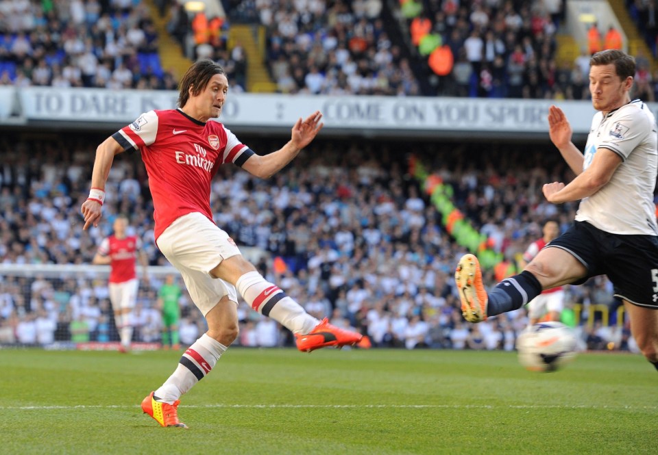 Tomas Rosicky blasted home an emphatic finish after just two minutes