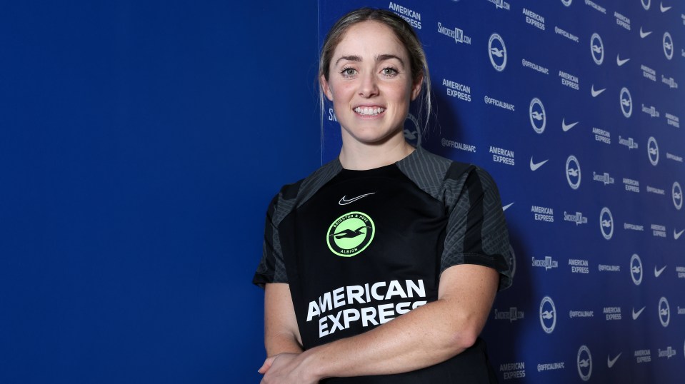 Former Birmingham and Houston Dash midfielder Brianna Visalli has become Brighton's third signing this month