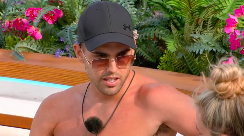 Love Island's Aaron has given Lana a strong warning about Ron