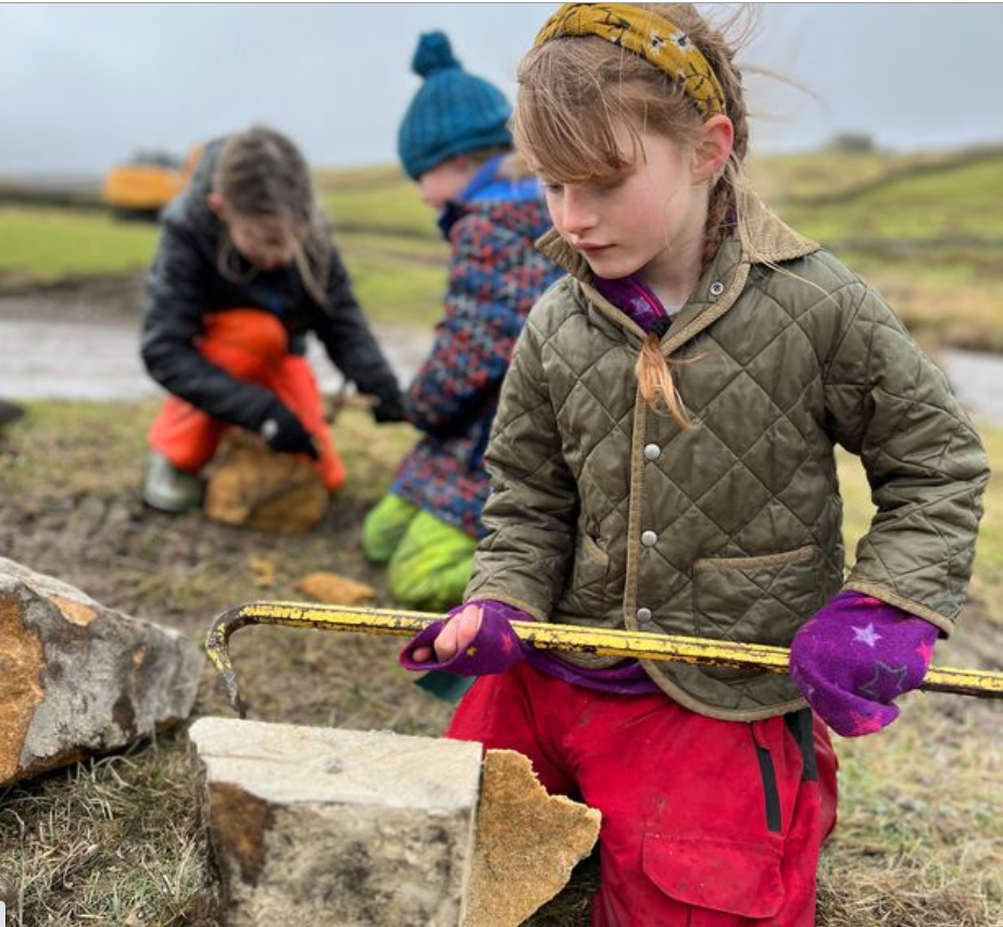 Amanda posted a picture of her children hard at work on the farm while using tools such as axes, crowbars and hammers