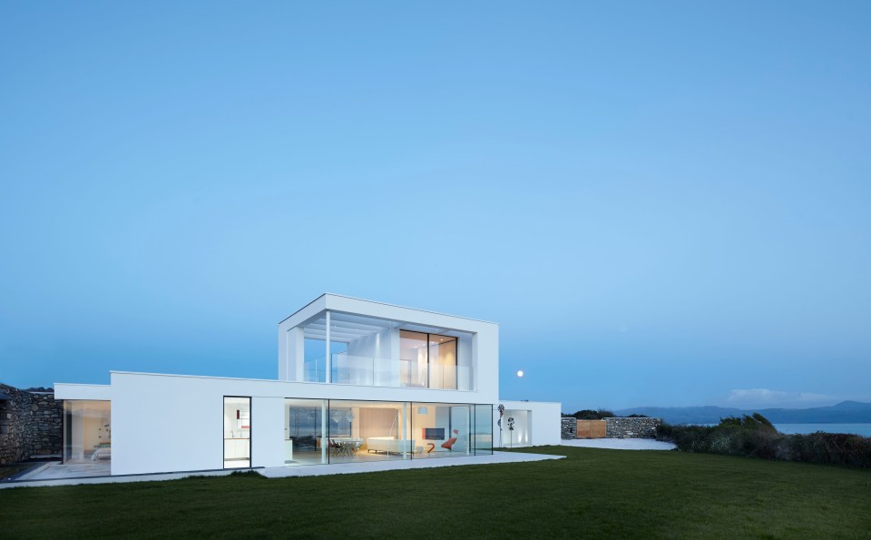 Rob and Kay Hodgson constructed a new-build on a dramatic cliff-side