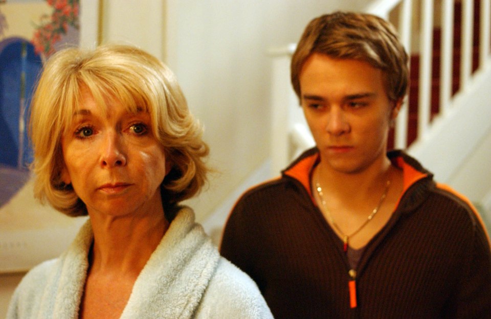 Gail Platt is set to continue on Coronation Street after Helen Worth signed a new contract