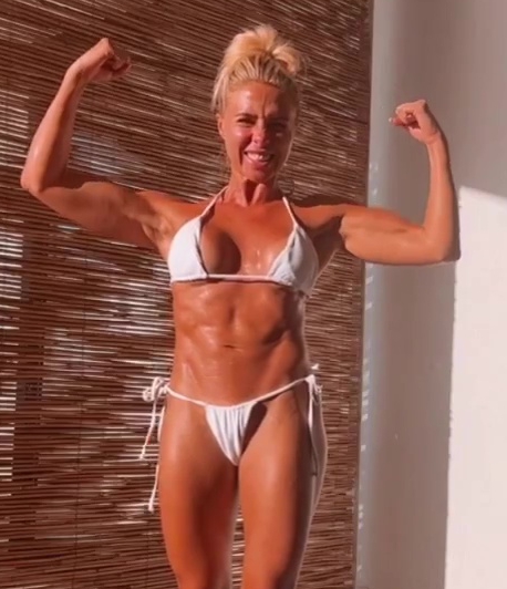 Love Island’s Gabby Allen showed off her ripped abs