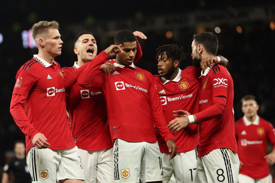 Man United kicked off third round weekend by bating Everton