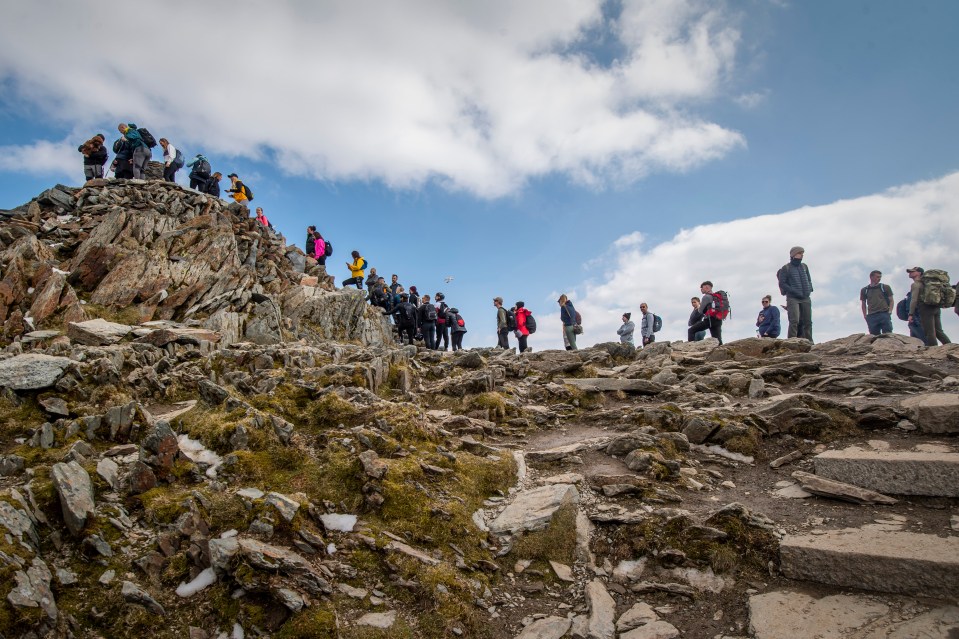 Some tourists were disgusted at the lack of toilet facilities on the mountain.