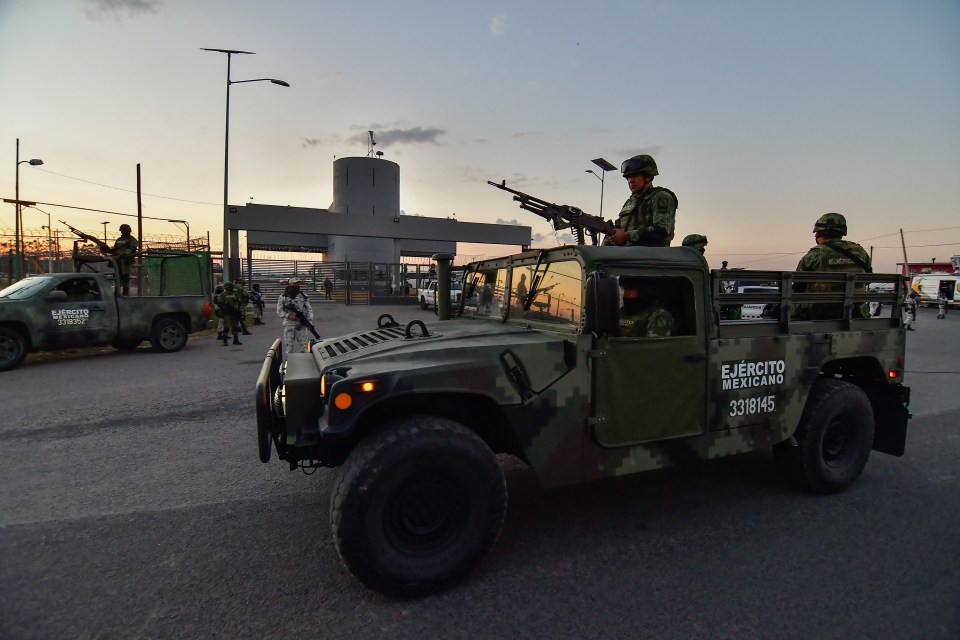 The Mexican Army protect the Federal Center for Social Readaptation