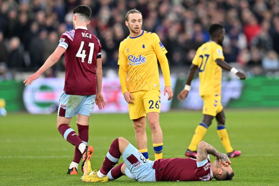 Danny Ings suffered an injury just seconds into his West Ham debut