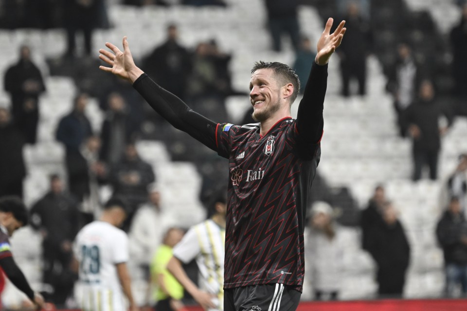 Manchester United are negotiating with Besiktas to let them sign Wout Weghorst