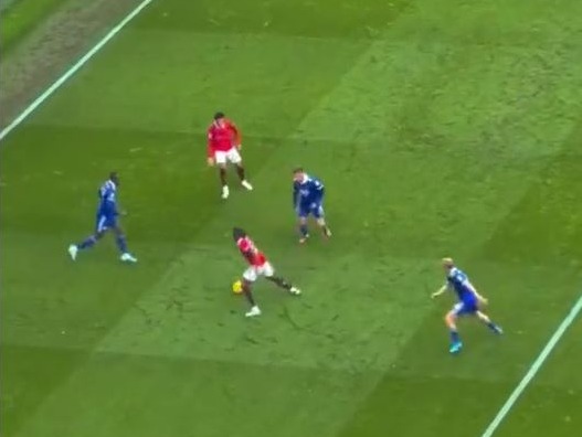 Man Utd fans were left amazed by Jadon Sancho and Aaron Wan-Bissaka against Leicester