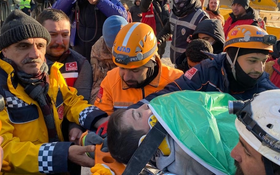 Serhat Varli and his mum spent 100 hours in the rubble