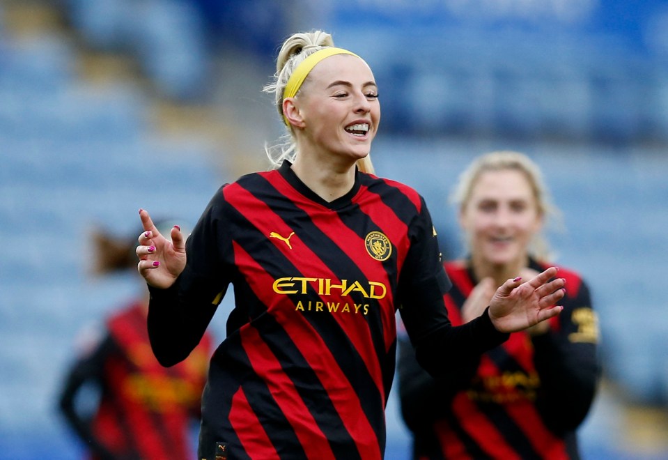 Chloe Kelly doubled the visitors' lead with her first WSL goal of this season