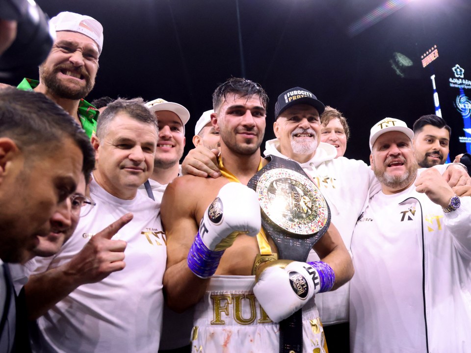 Tommy Fury celebrates his win