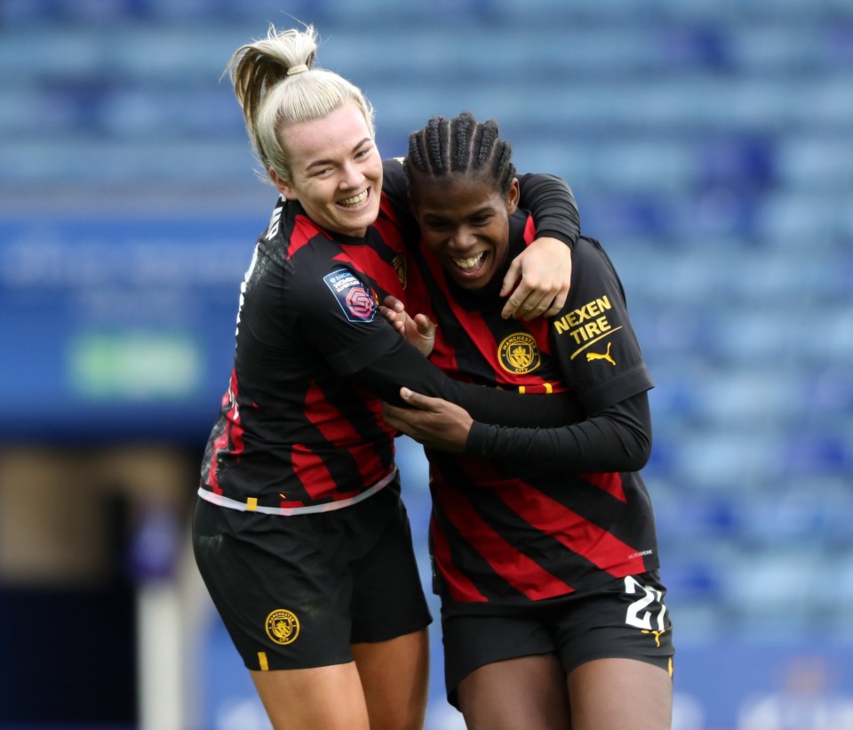 Khadija Shaw opened the scoring in the 60th minute as Manchester City broke through Leicester's stubborn defence