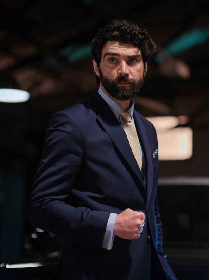 Underworld kingpin Darius, played by Alec Secareanu