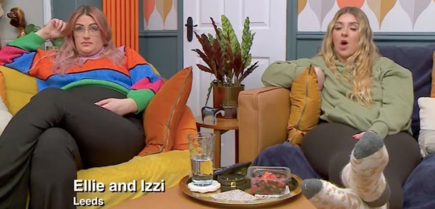 Gogglebox's Ellie Warner has given viewers a flash of her baby bump