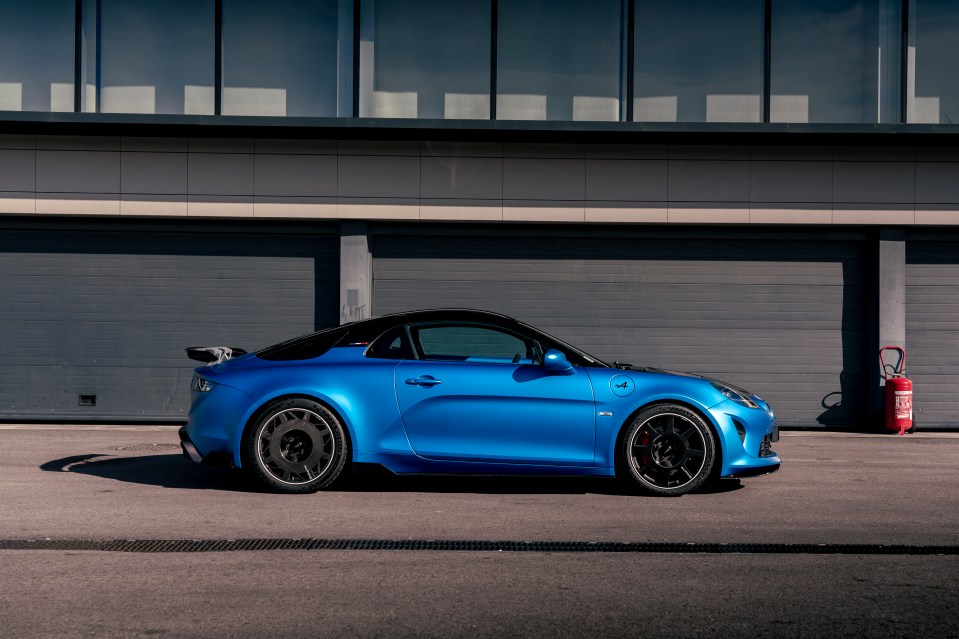 Alpine’s A110 R weighs just 1,082kg with 300hp