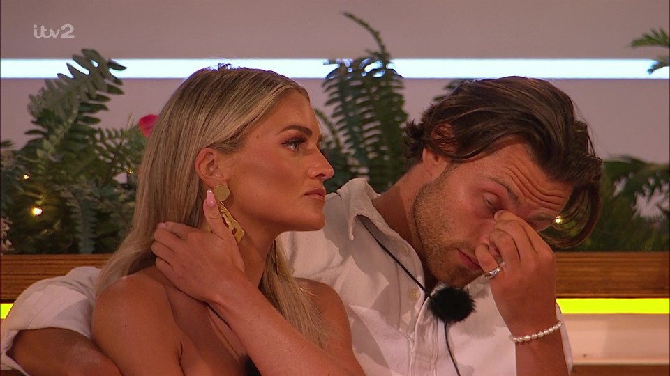 Love Island fans are convinced Casey has got the ick with Claudia