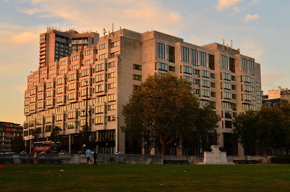 The luxurious InterContinental London Park Lane now sits on the site of the Queen's childhood home