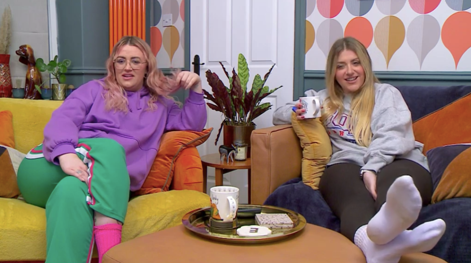 Ellie covered up her bump in other Gogglebox scenes on Friday