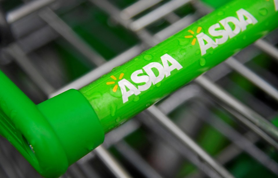 Shoppers are rushing to Asda to get their hands on an "easy to use" air fryer