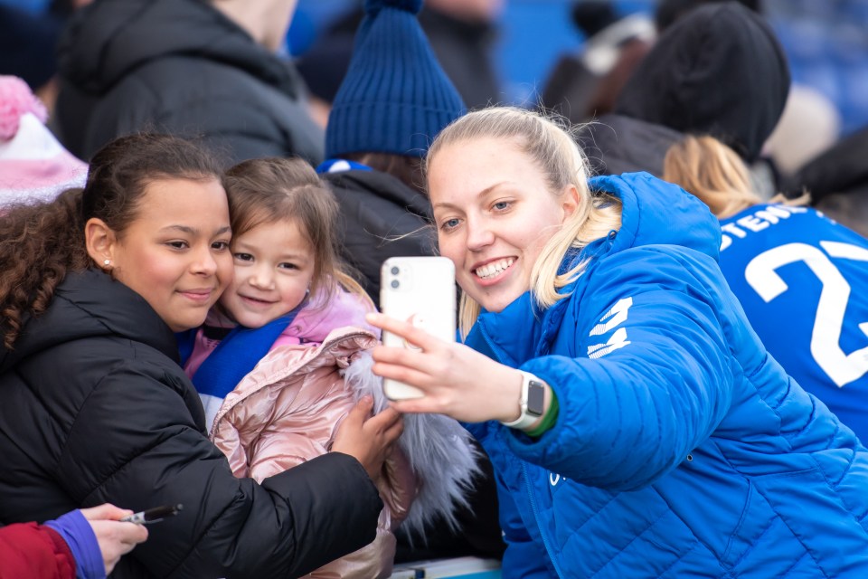 Goalkeeper Emily Ramsey has been called up for senior Lionesses duty for the first time in her career