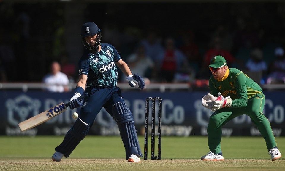 The all-rounder put the bat into his right hand and tried to hack it away