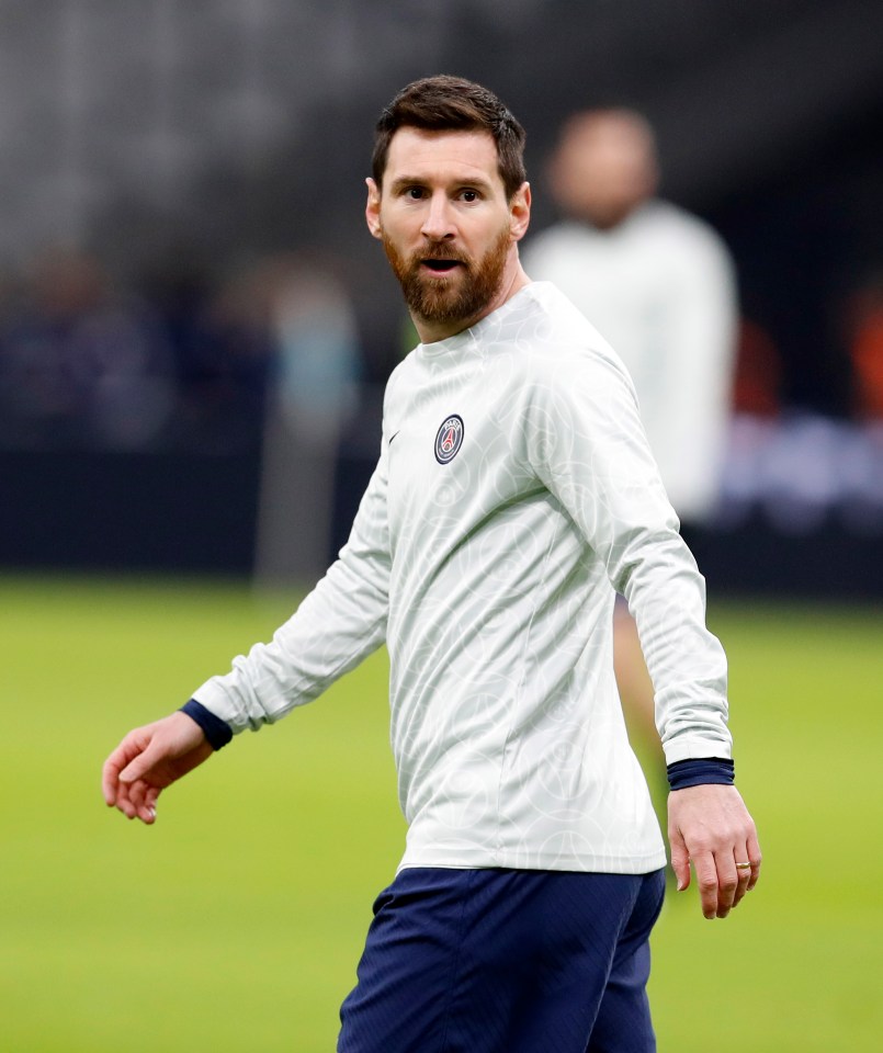 Lionel Messi warming up before PSG's Coupe de France match against Marseille.