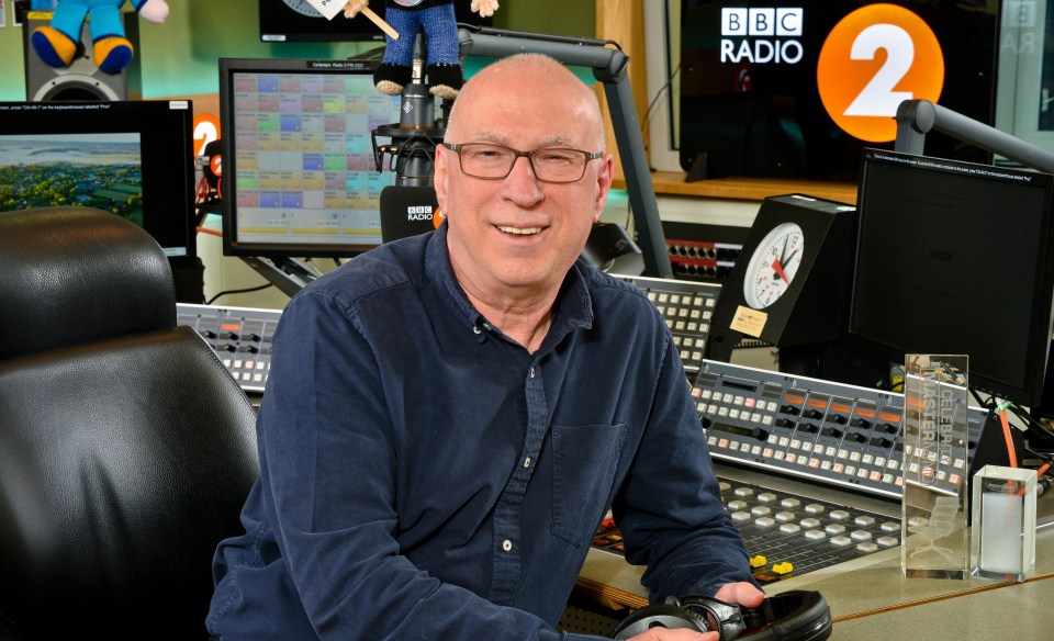 Vernon Kay is to replace Ken Bruce on his legendary BBC Radio 2 show