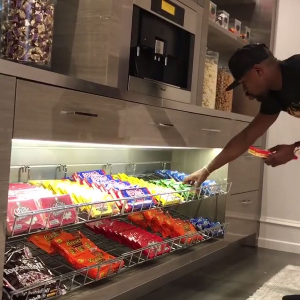 Floyd Mayweather has his own sweet shop in his home