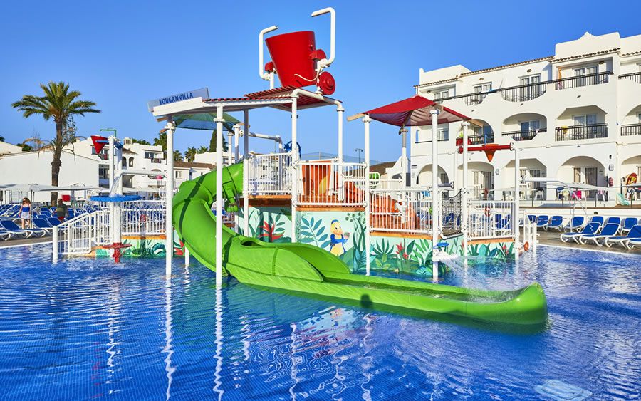 The Globales Bounganvilla features two pools, a kids' pool and splash pool and an on-site waterpark