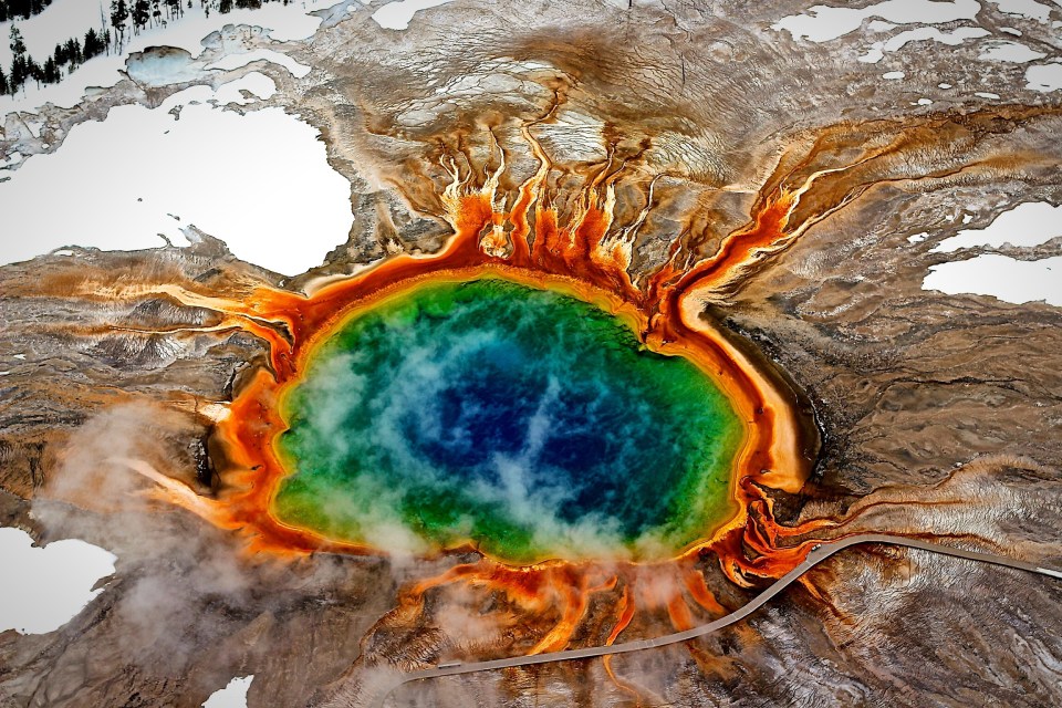 Underneath Yellowstone park is a giant magma chamber