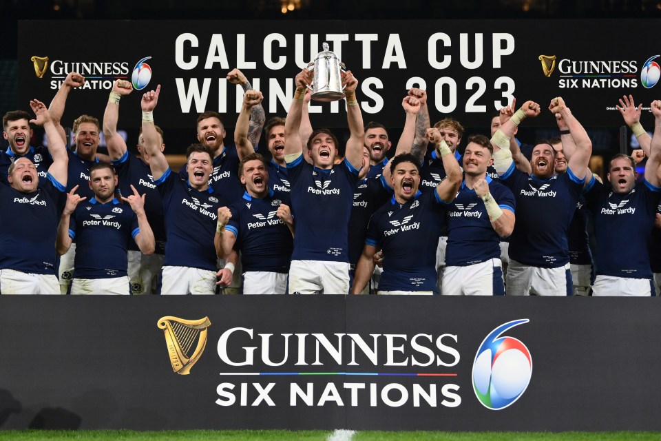 Scotland clinched a hat-trick of Calcutta cup triumphs for the first time since 1972