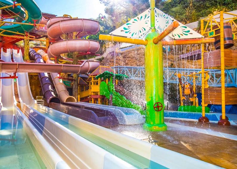 We found the best deals for the top all-inclusive hotels around Benidorm with waterparks from £568pp, as voted by TripAdvisor reviewers