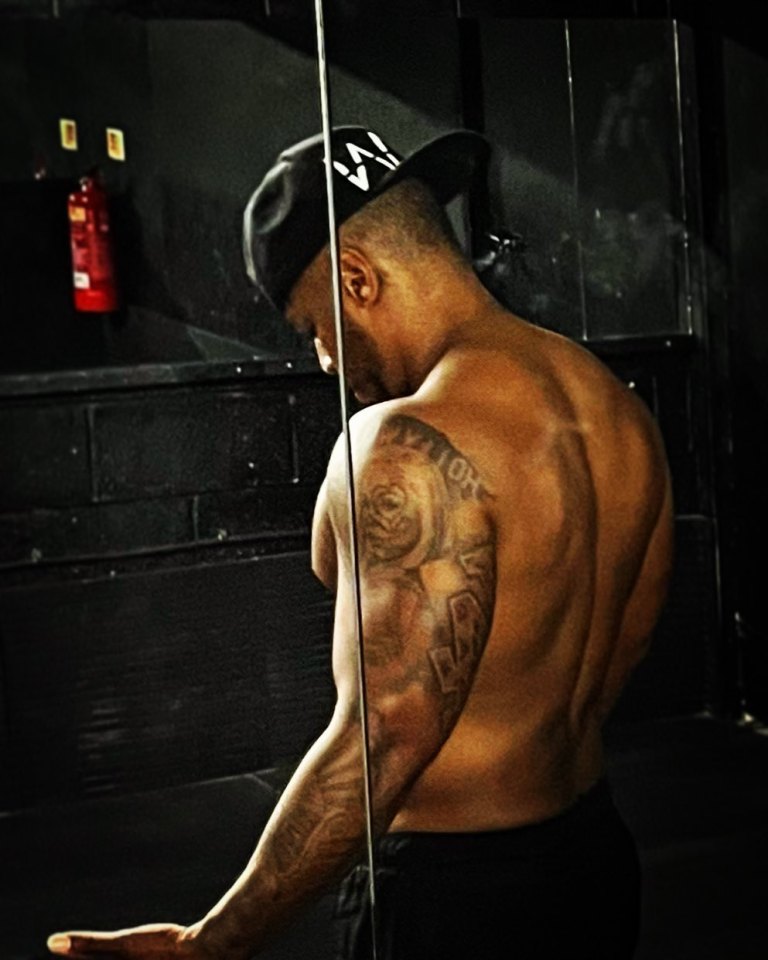 S Club 7 star Bradley McIntosh reveals his bulking body transformation in the gym